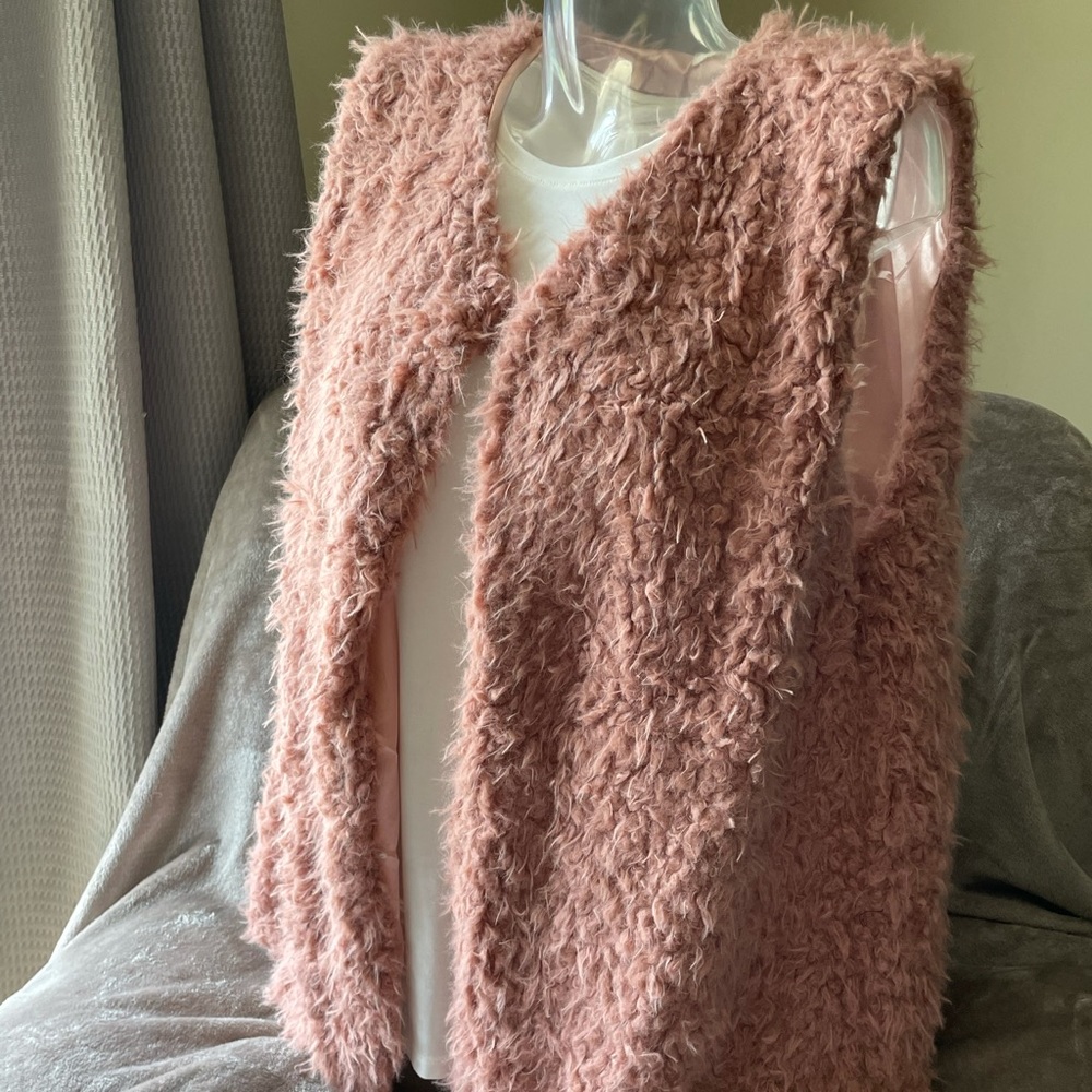 Blush fuzzy vest